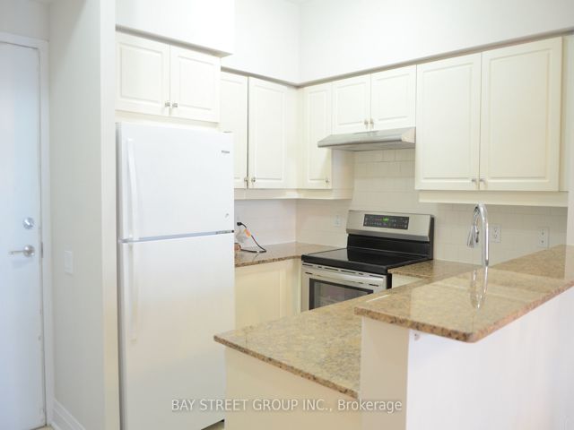 514 - 451 Rosewell Ave