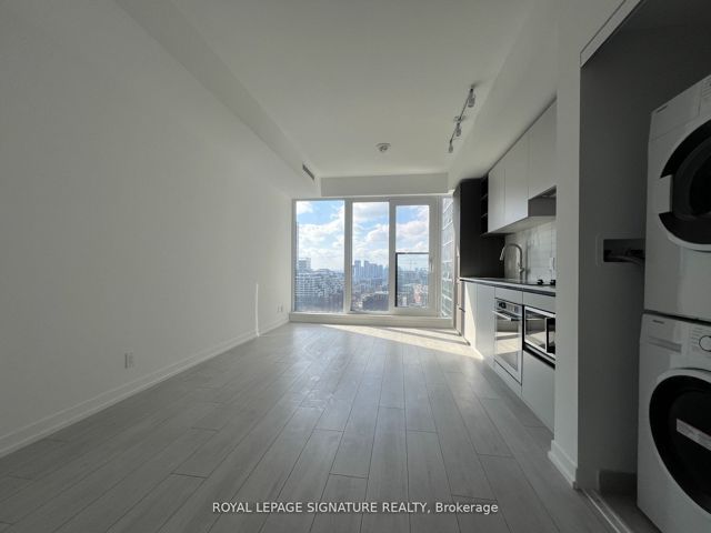 2503 - 55 Mercer St W