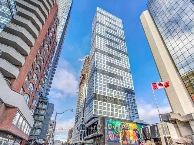 1209 - 181 Dundas St E