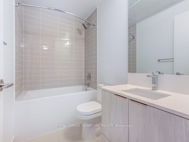 1209 - 181 Dundas St E