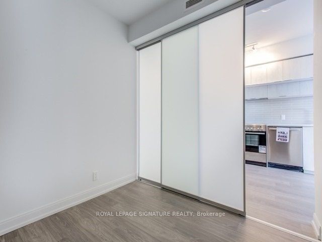 1209 - 181 Dundas St E