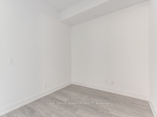 1209 - 181 Dundas St E