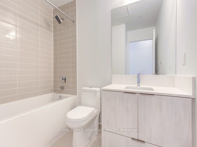 2901 - 181 Dundas St E
