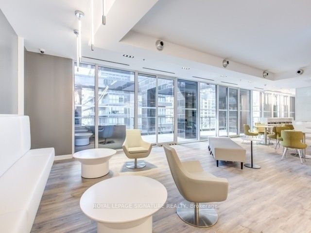 2901 - 181 Dundas St E