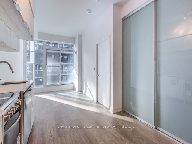 2901 - 181 Dundas St E
