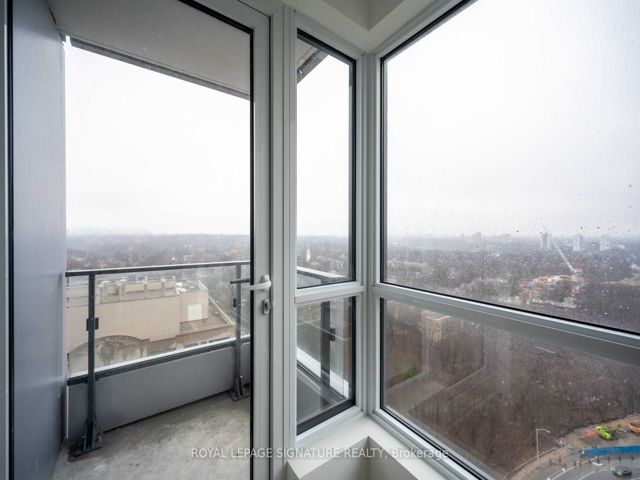 1808 - 395 Bloor St E
