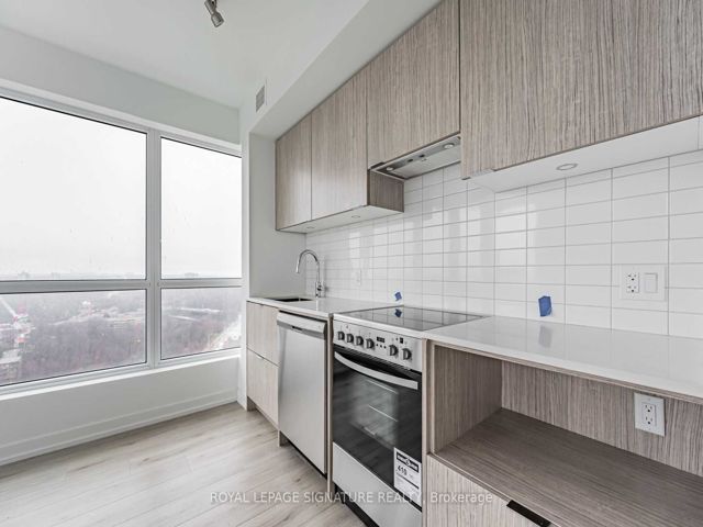 1808 - 395 Bloor St E