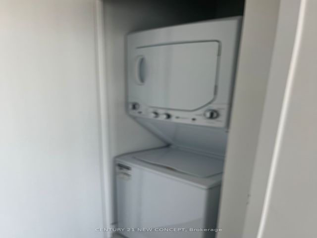 1202 - 20 Edward St