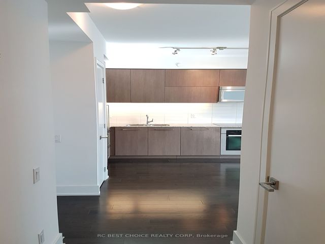 405 - 170 Avenue Rd