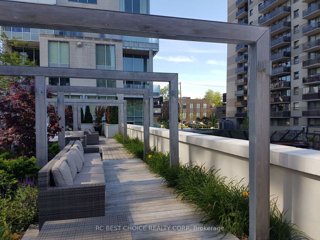 405 - 170 Avenue Rd