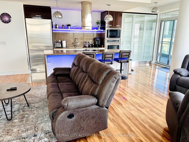 3112 - 38 Dan Leckie Way