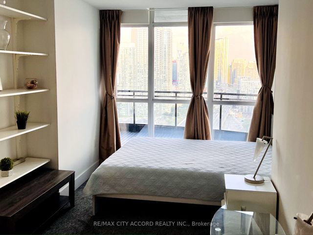 3112 - 38 Dan Leckie Way