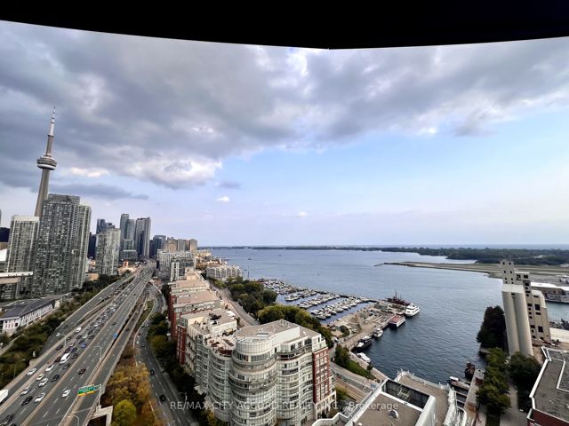 3112 - 38 Dan Leckie Way