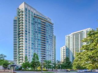 902 - 28 Harrison Garden Blvd