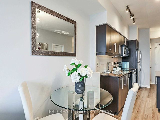 613 - 2885 Bayview Ave