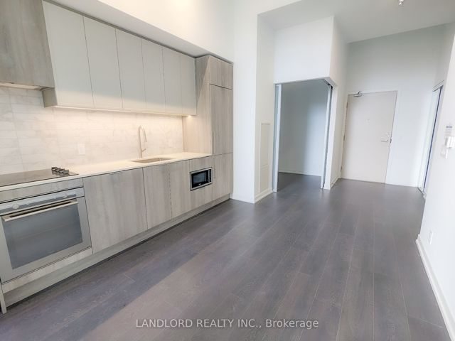 201 - 2020 Bathurst St