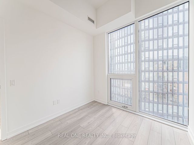 2105 - 82 Dalhousie St