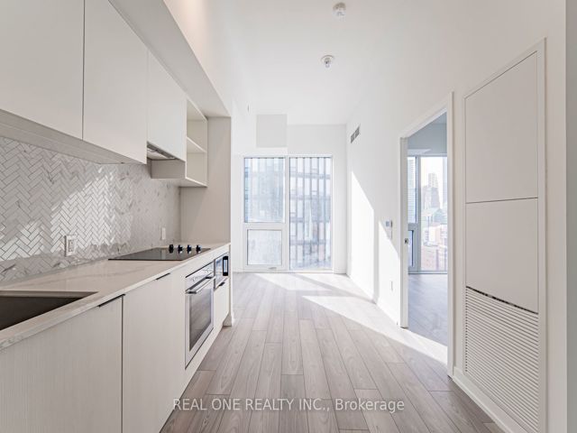 2105 - 82 Dalhousie St