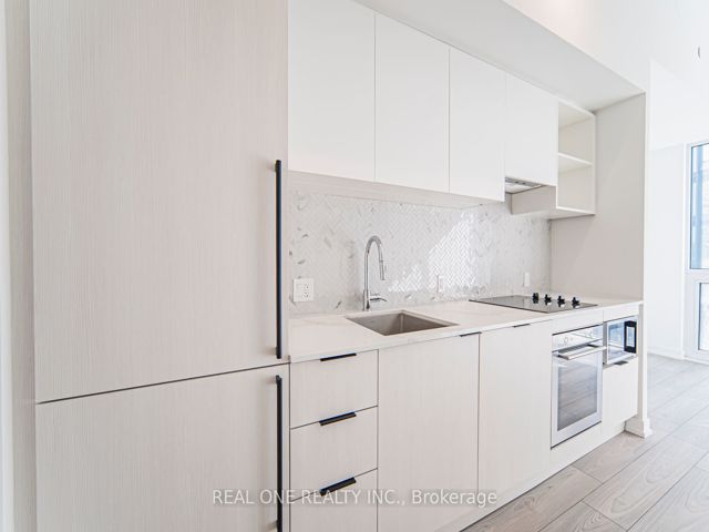 2105 - 82 Dalhousie St