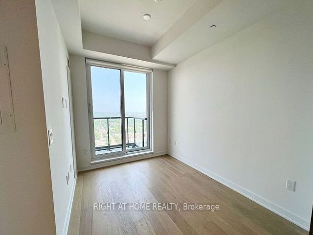 3201 - 130 River St
