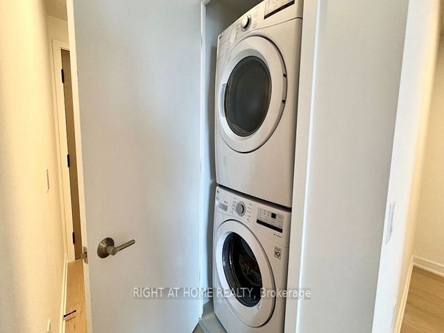 3201 - 130 River St
