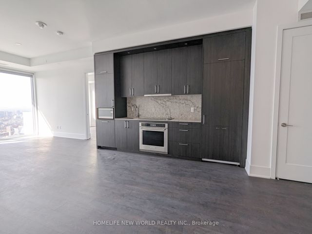3303 - 470 Front St W