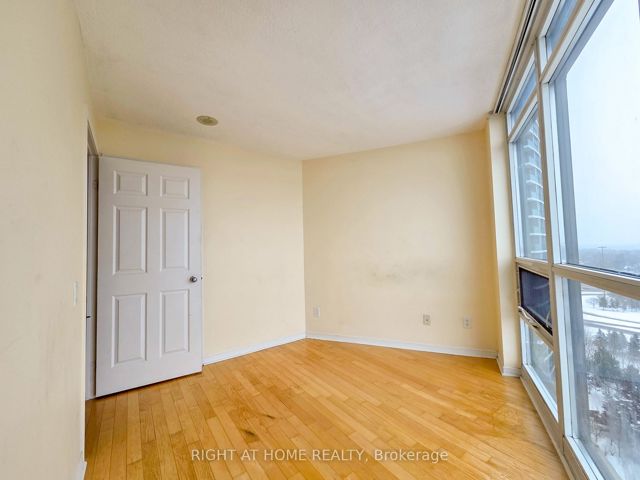 1706 - 28 Harrison Garden Blvd