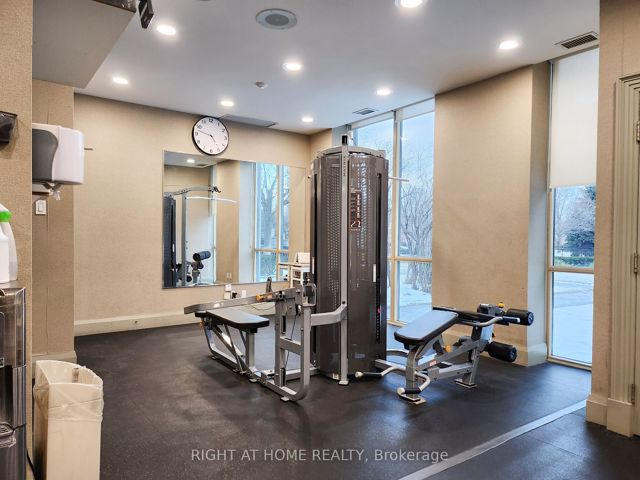 1706 - 28 Harrison Garden Blvd