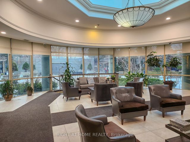 1706 - 28 Harrison Garden Blvd