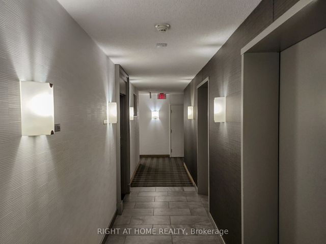 1706 - 28 Harrison Garden Blvd
