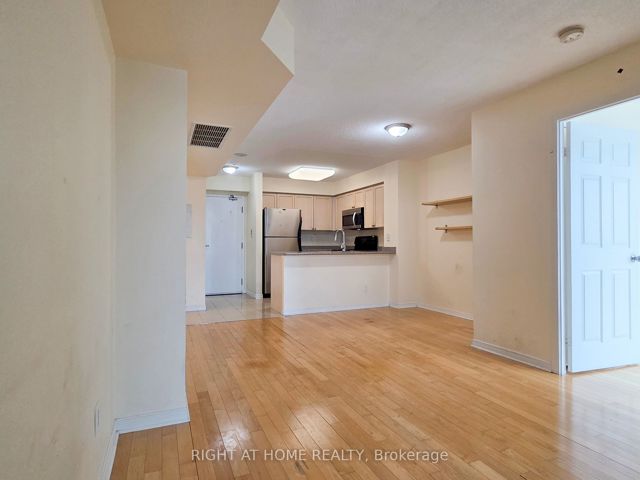 1706 - 28 Harrison Garden Blvd