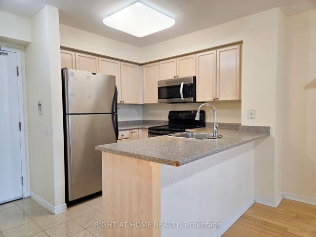 1706 - 28 Harrison Garden Blvd