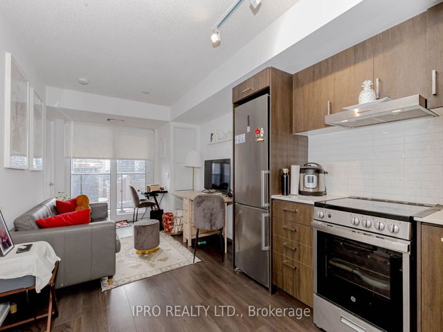 1705 - 219 Dundas St E