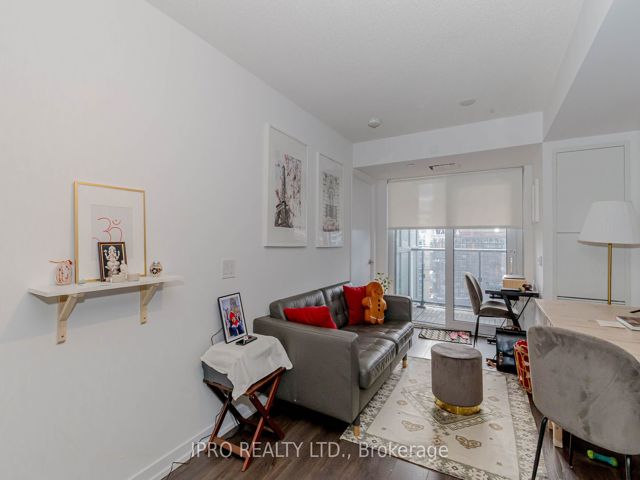 1705 - 219 Dundas St E