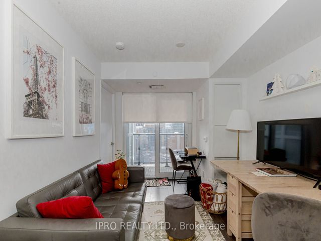1705 - 219 Dundas St E