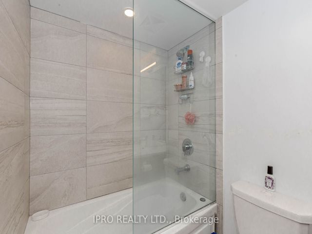 1705 - 219 Dundas St E