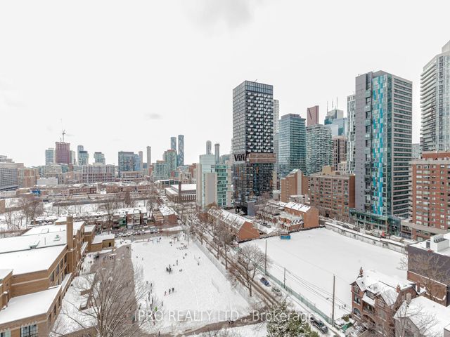 1705 - 219 Dundas St E