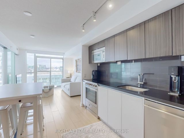 1610 - 85 Queens Wharf Rd