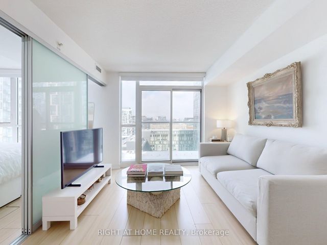 1610 - 85 Queens Wharf Rd