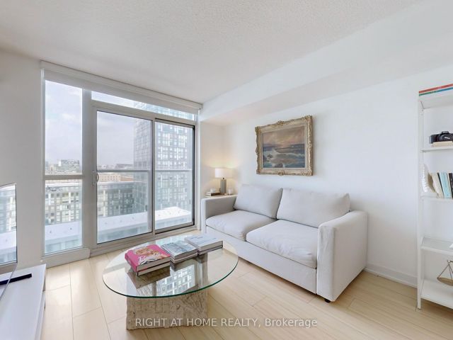 1610 - 85 Queens Wharf Rd