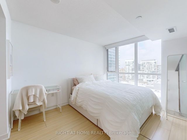 1610 - 85 Queens Wharf Rd