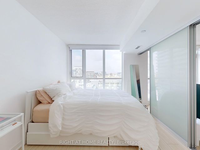 1610 - 85 Queens Wharf Rd