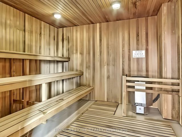 1610 - 85 Queens Wharf Rd