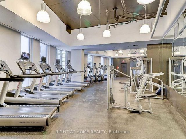 1610 - 85 Queens Wharf Rd
