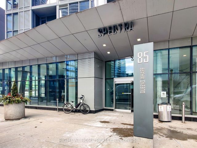 1610 - 85 Queens Wharf Rd