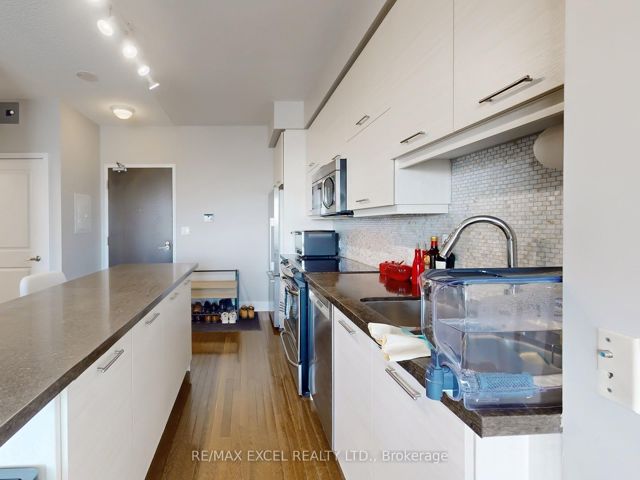 706 - 26 Norton Ave