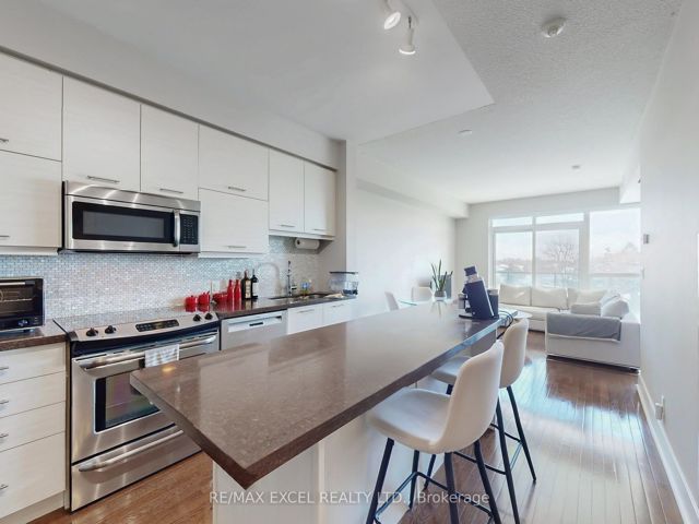 706 - 26 Norton Ave