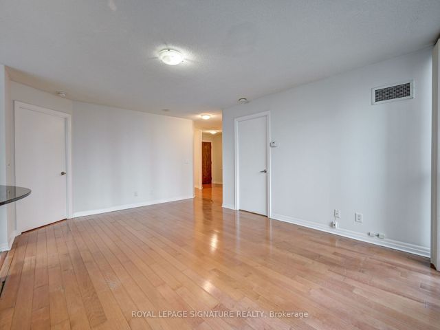 1202 - 16 Yonge St