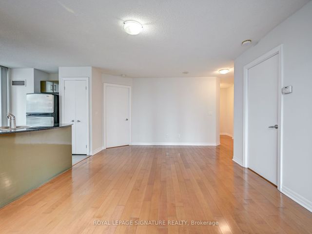 1202 - 16 Yonge St