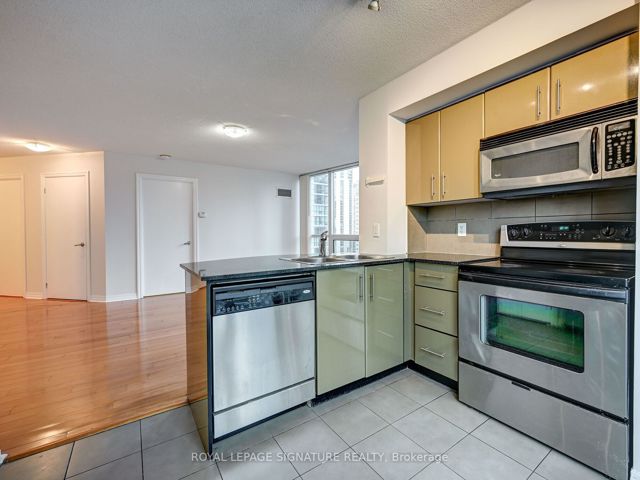 1202 - 16 Yonge St